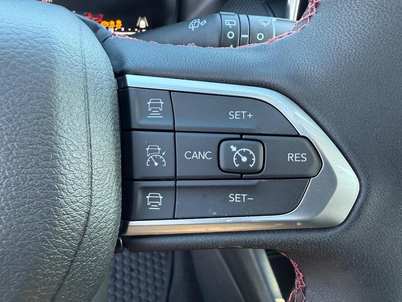 Jeep Compass Vehicle Full-screen Gallery Image 22