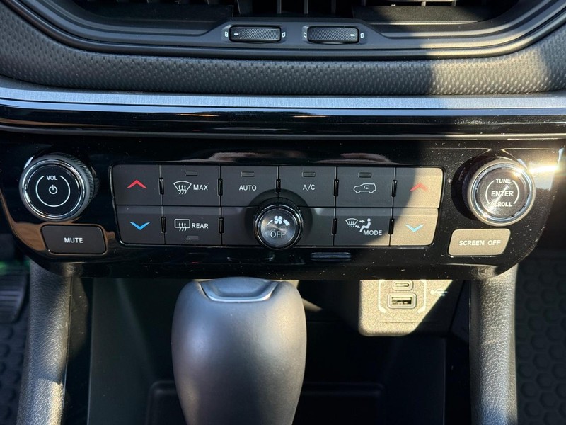 Jeep Compass Vehicle Full-screen Gallery Image 26