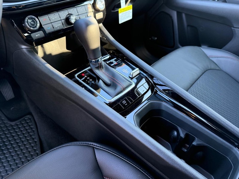 Jeep Compass Vehicle Full-screen Gallery Image 27