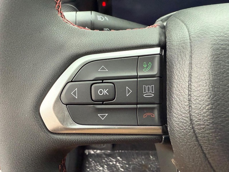 Jeep Compass Vehicle Full-screen Gallery Image 20