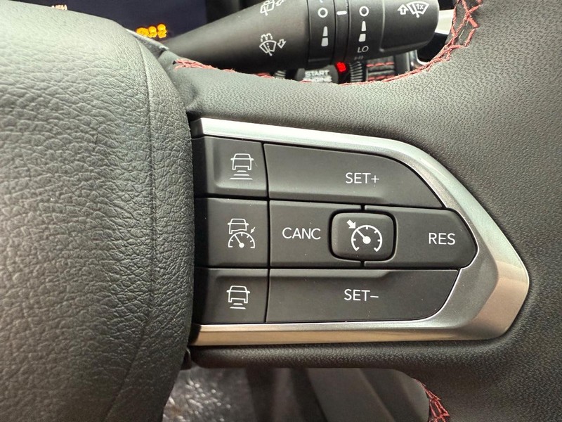 Jeep Compass Vehicle Full-screen Gallery Image 21