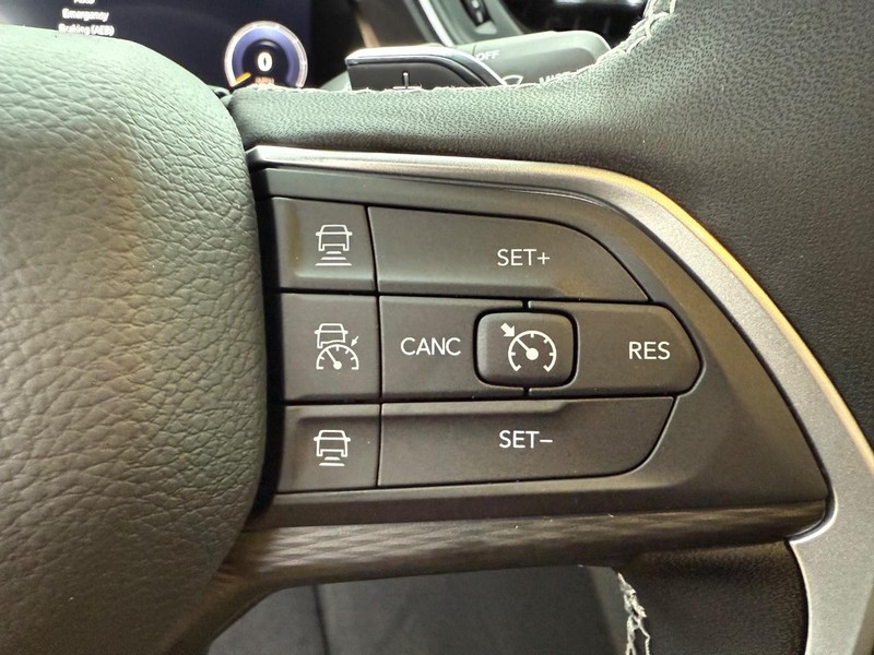 Jeep Grand Cherokee L Vehicle Full-screen Gallery Image 24