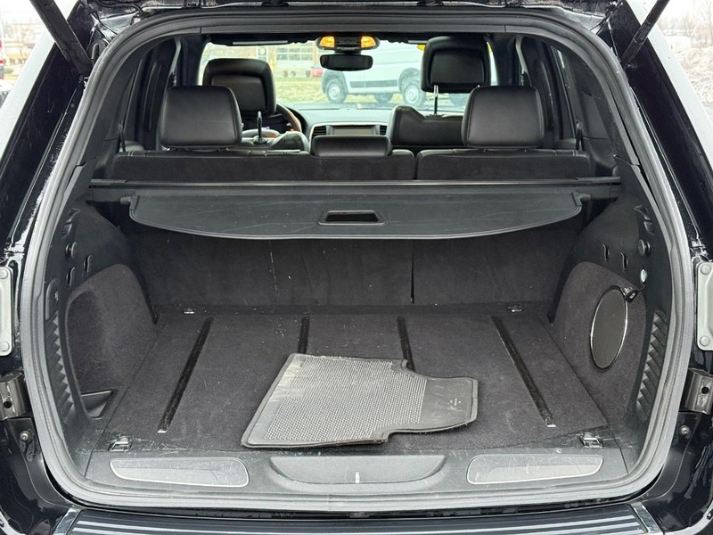 Jeep Grand Cherokee Vehicle Full-screen Gallery Image 7