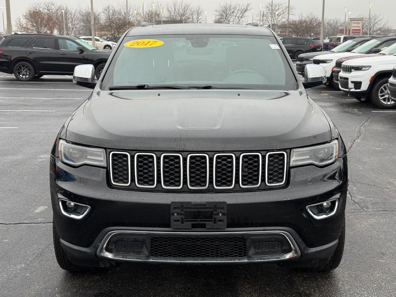 Jeep Grand Cherokee Vehicle Full-screen Gallery Image 11