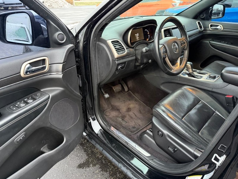 Jeep Grand Cherokee Vehicle Full-screen Gallery Image 19