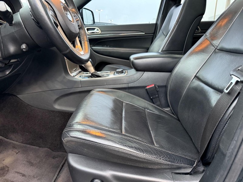 Jeep Grand Cherokee Vehicle Full-screen Gallery Image 20