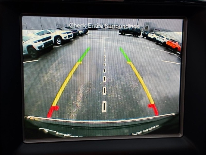 Jeep Grand Cherokee Vehicle Full-screen Gallery Image 26