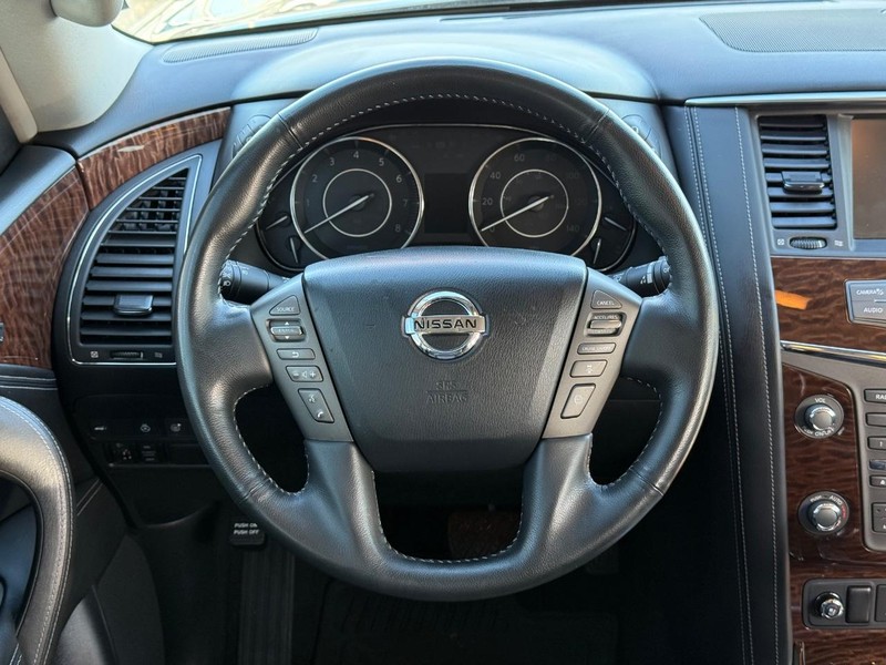 Nissan Armada Vehicle Full-screen Gallery Image 16