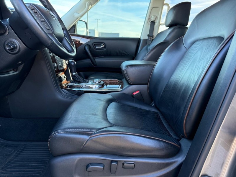 Nissan Armada Vehicle Full-screen Gallery Image 20