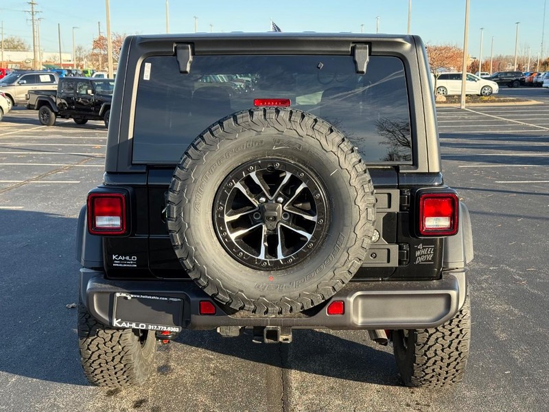 Jeep Wrangler Vehicle Full-screen Gallery Image 4