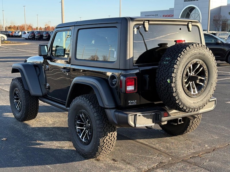 Jeep Wrangler Vehicle Full-screen Gallery Image 5