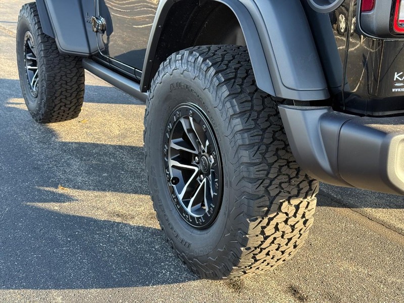 Jeep Wrangler Vehicle Full-screen Gallery Image 6