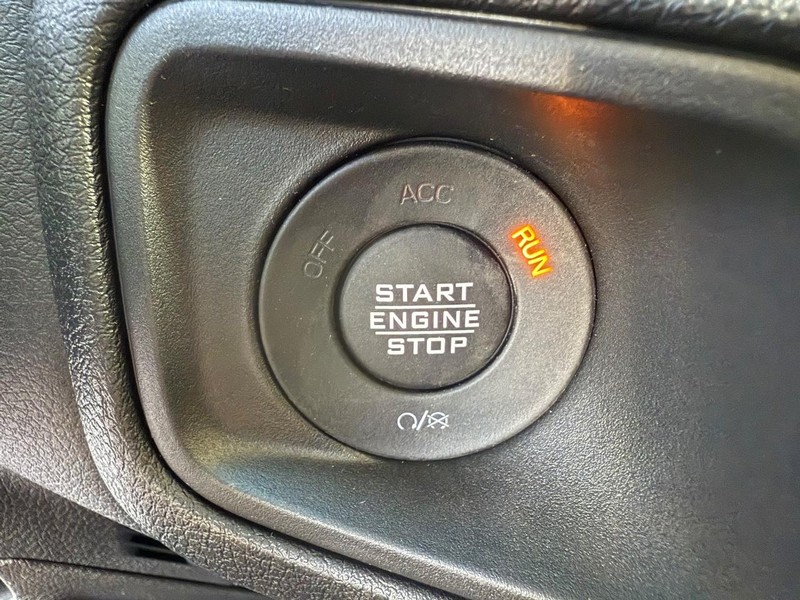 Jeep Wrangler Vehicle Full-screen Gallery Image 19