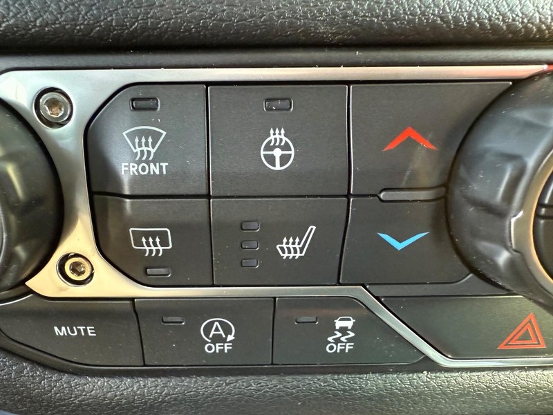 Jeep Wrangler Vehicle Full-screen Gallery Image 20