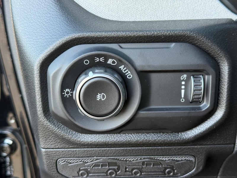 Jeep Wrangler Vehicle Full-screen Gallery Image 28