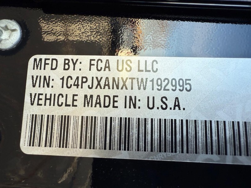 Jeep Wrangler Vehicle Full-screen Gallery Image 30