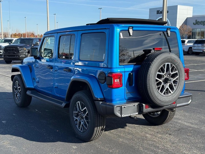 Jeep Wrangler Vehicle Full-screen Gallery Image 5