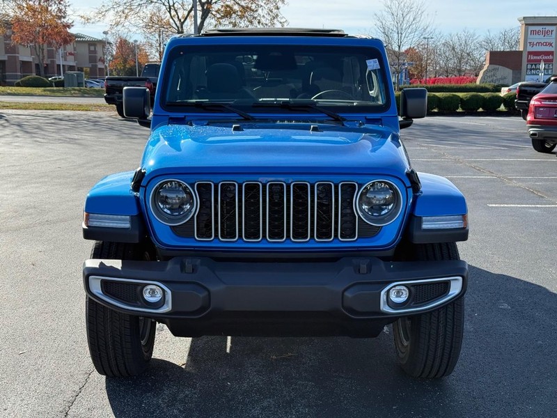Jeep Wrangler Vehicle Full-screen Gallery Image 9