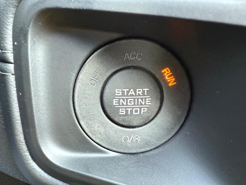 Jeep Wrangler Vehicle Full-screen Gallery Image 22