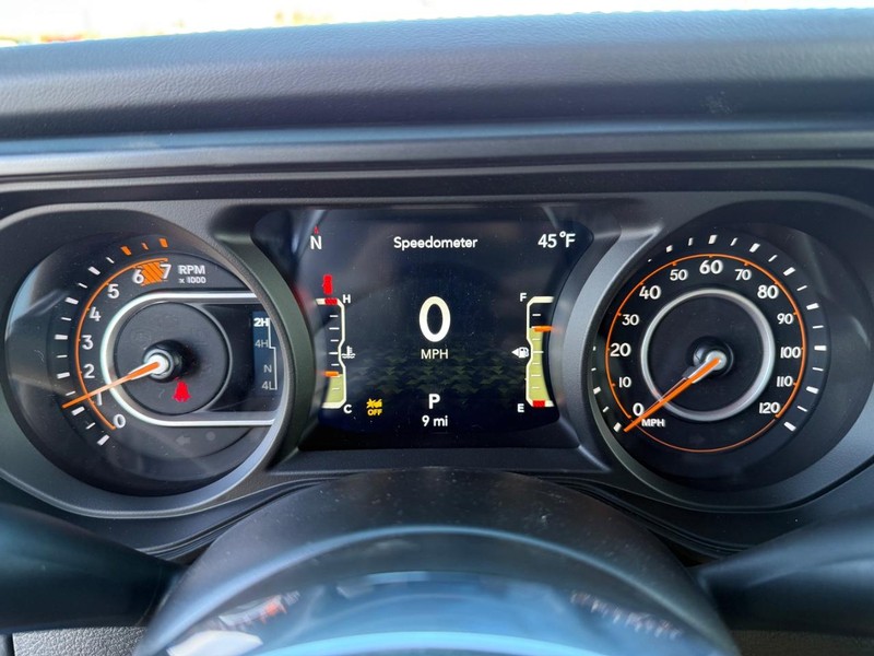 Jeep Wrangler Vehicle Full-screen Gallery Image 30