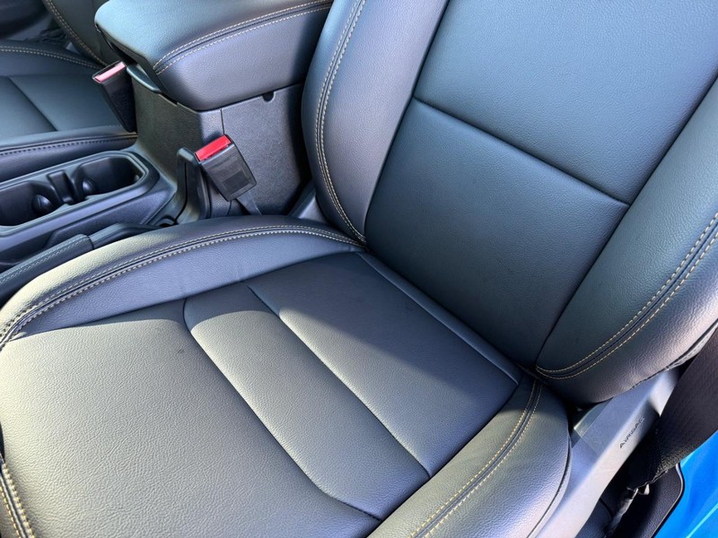 Jeep Wrangler Vehicle Full-screen Gallery Image 32