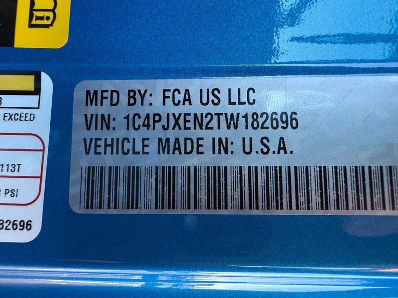 Jeep Wrangler Vehicle Full-screen Gallery Image 33