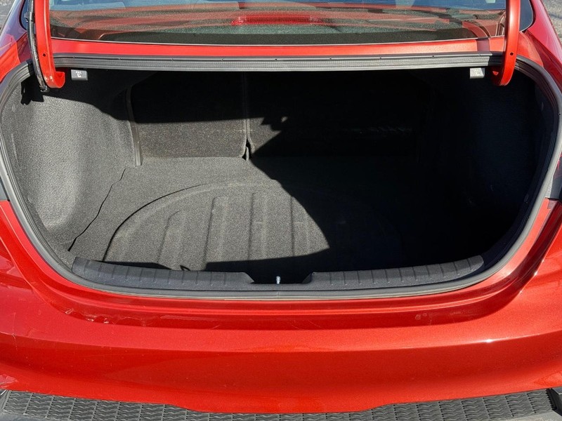 Kia Forte Vehicle Full-screen Gallery Image 7