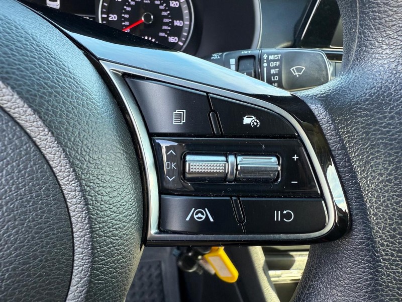 Kia Forte Vehicle Full-screen Gallery Image 20