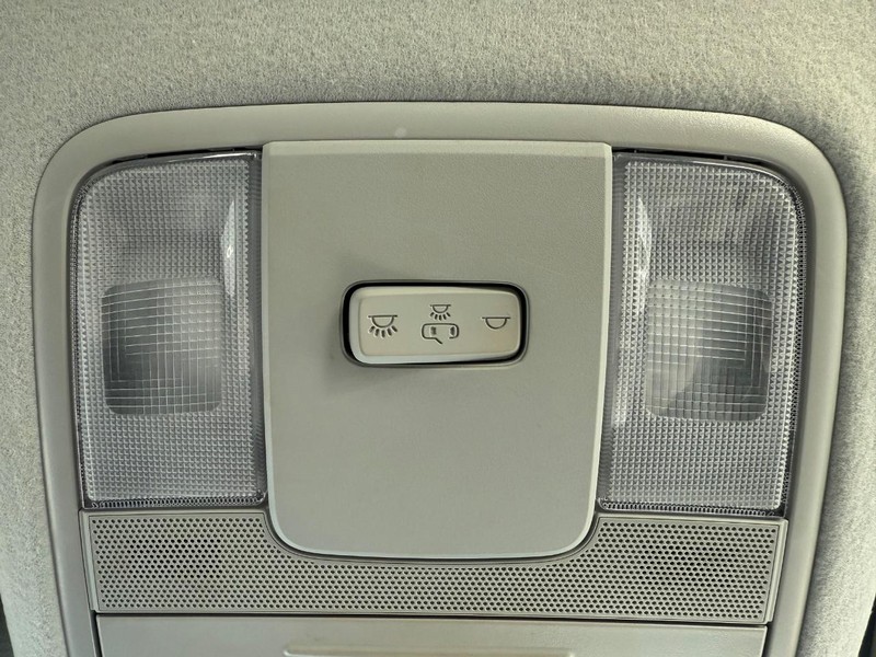 Kia Forte Vehicle Full-screen Gallery Image 29