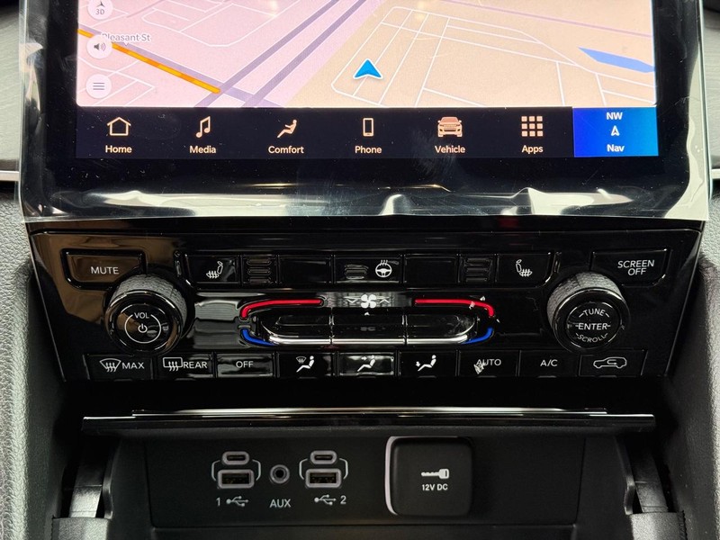 Jeep Grand Cherokee L Vehicle Full-screen Gallery Image 29