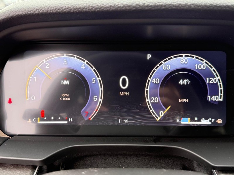 Jeep Grand Cherokee L Vehicle Full-screen Gallery Image 33