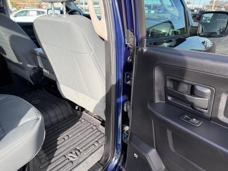 Ram 1500 Vehicle Full-screen Gallery Image 11