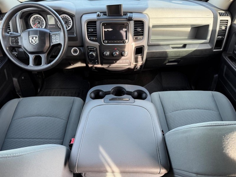 Ram 1500 Vehicle Full-screen Gallery Image 12