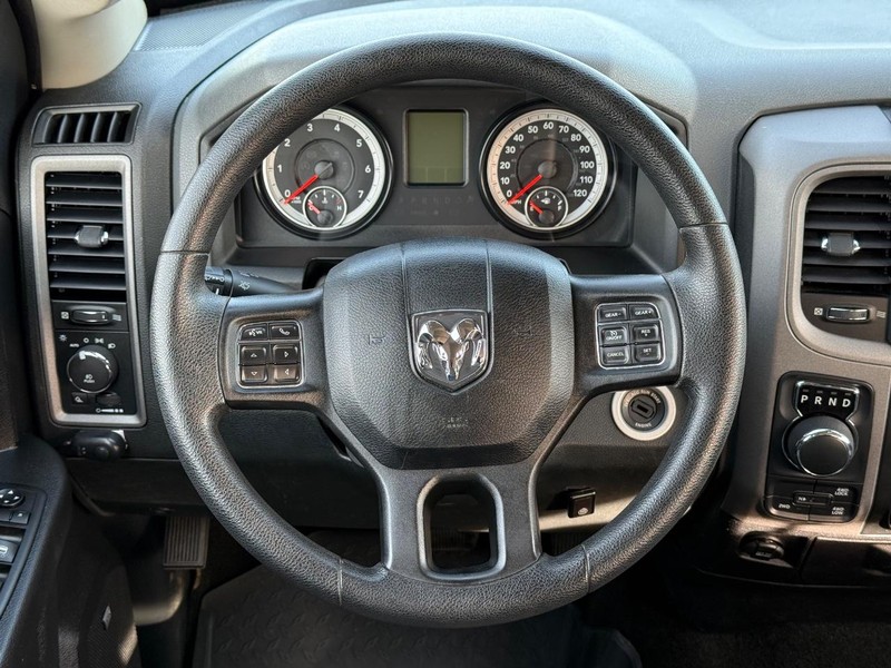 Ram 1500 Vehicle Full-screen Gallery Image 13