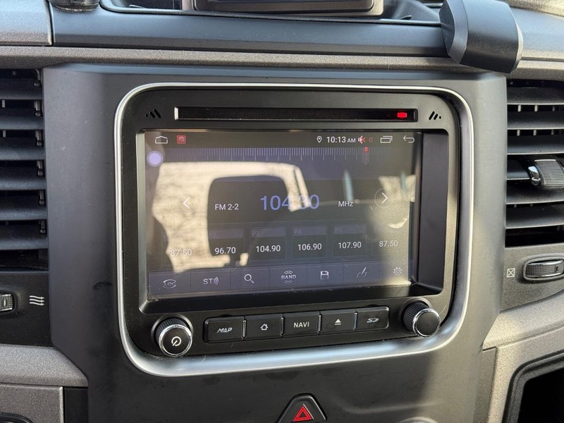 Ram 1500 Vehicle Full-screen Gallery Image 21