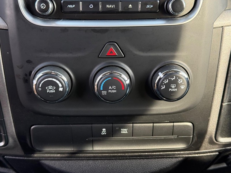 Ram 1500 Vehicle Full-screen Gallery Image 23