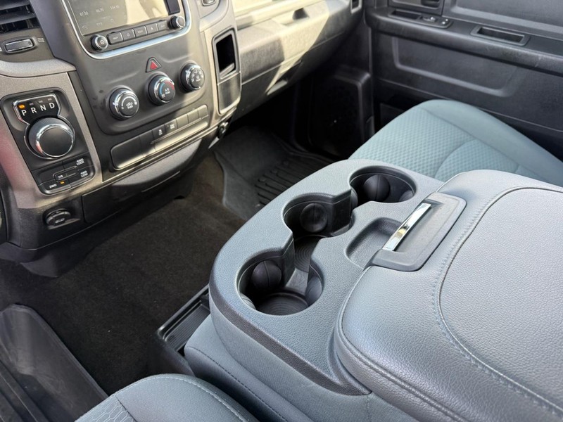 Ram 1500 Vehicle Full-screen Gallery Image 24
