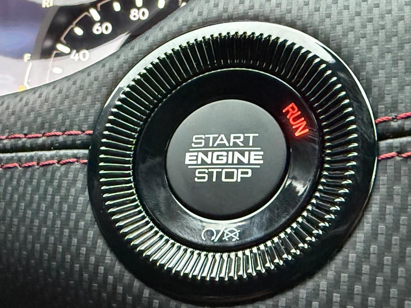 Jeep Compass Vehicle Full-screen Gallery Image 23