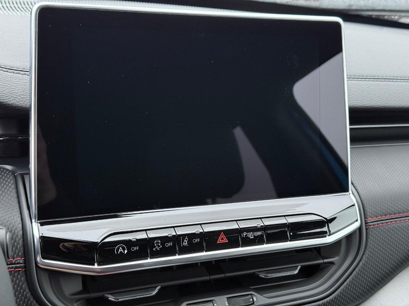 Jeep Compass Vehicle Full-screen Gallery Image 24