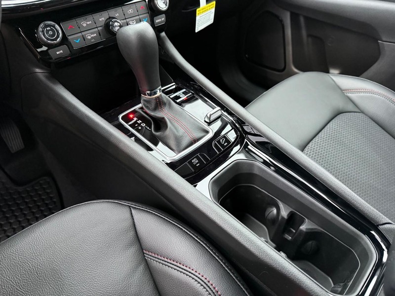 Jeep Compass Vehicle Full-screen Gallery Image 26