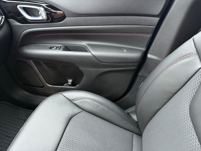 Jeep Compass Vehicle Full-screen Gallery Image 27