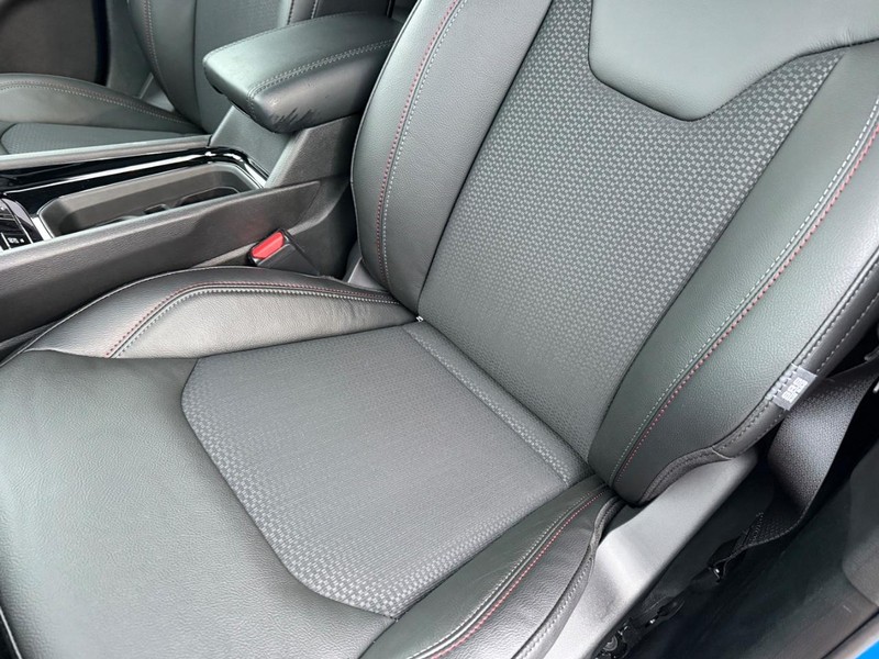 Jeep Compass Vehicle Full-screen Gallery Image 30