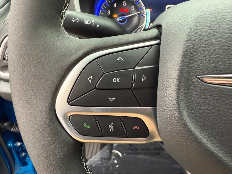 Chrysler Pacifica Vehicle Full-screen Gallery Image 22