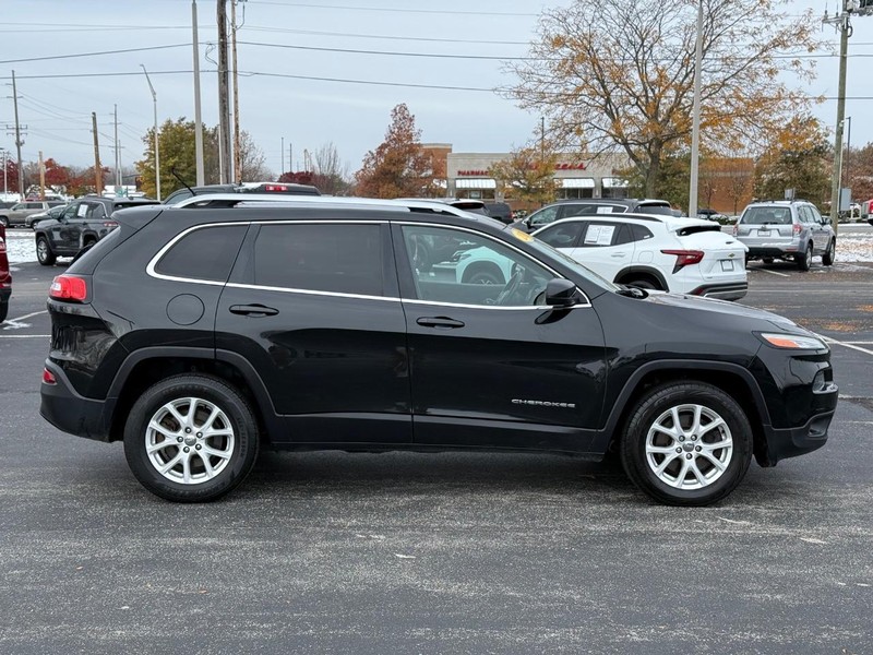 Jeep Cherokee Vehicle Full-screen Gallery Image 2