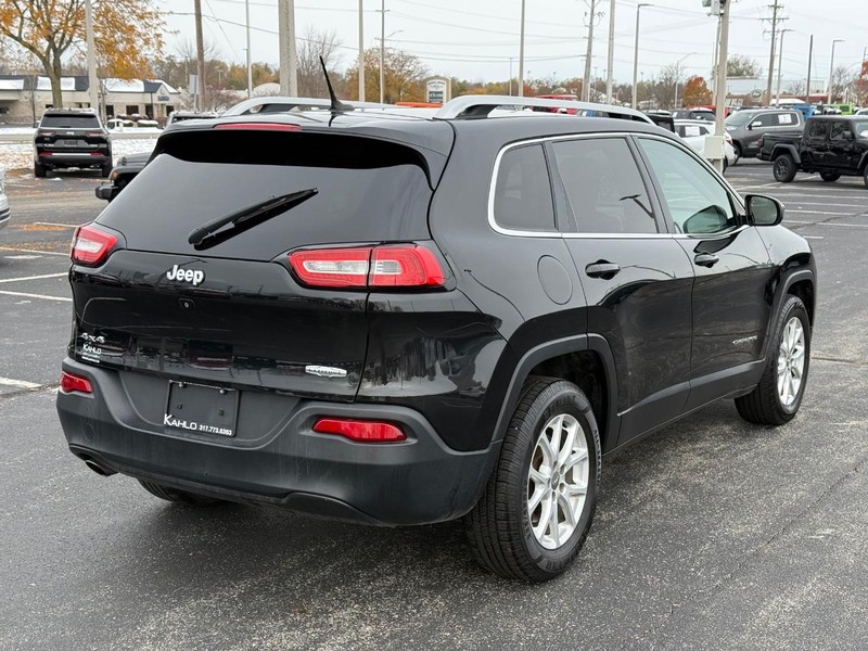 Jeep Cherokee Vehicle Full-screen Gallery Image 3