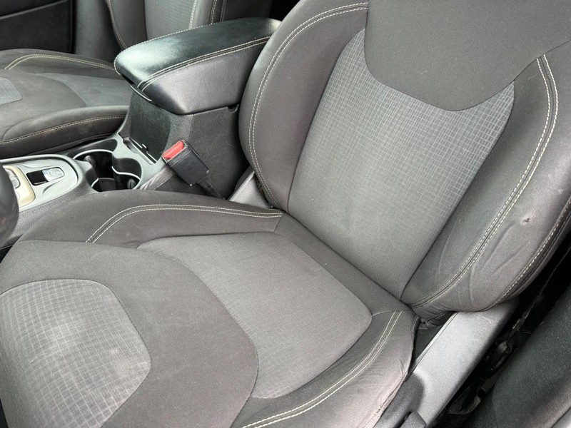 Jeep Cherokee Vehicle Full-screen Gallery Image 30