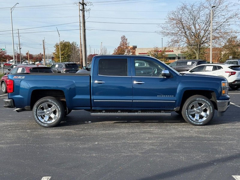 Chevrolet Silverado 1500 Vehicle Full-screen Gallery Image 2