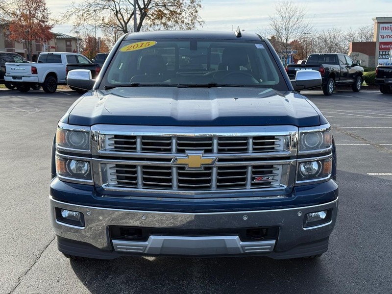 Chevrolet Silverado 1500 Vehicle Full-screen Gallery Image 9