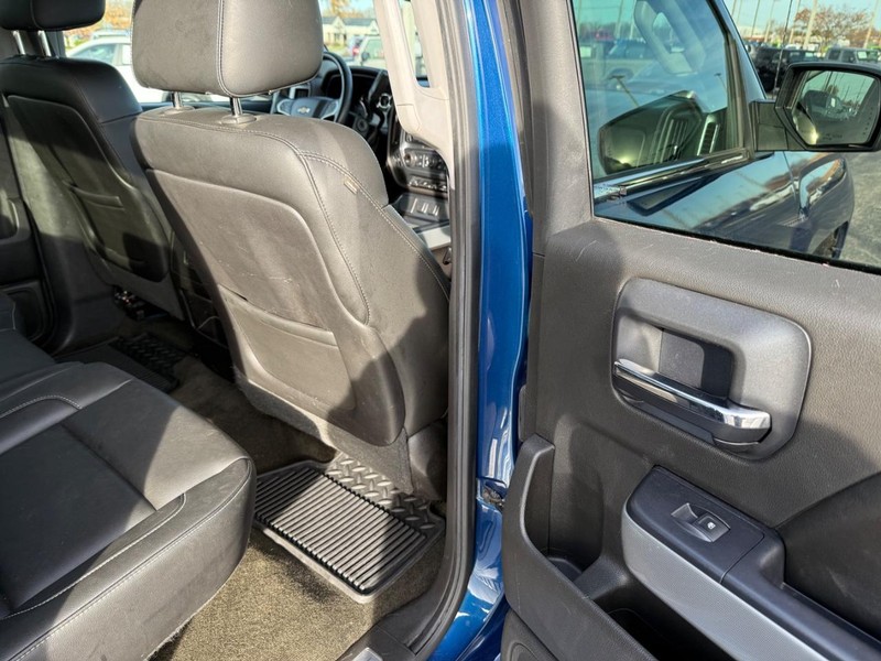 Chevrolet Silverado 1500 Vehicle Full-screen Gallery Image 11