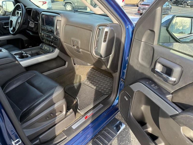 Chevrolet Silverado 1500 Vehicle Full-screen Gallery Image 14